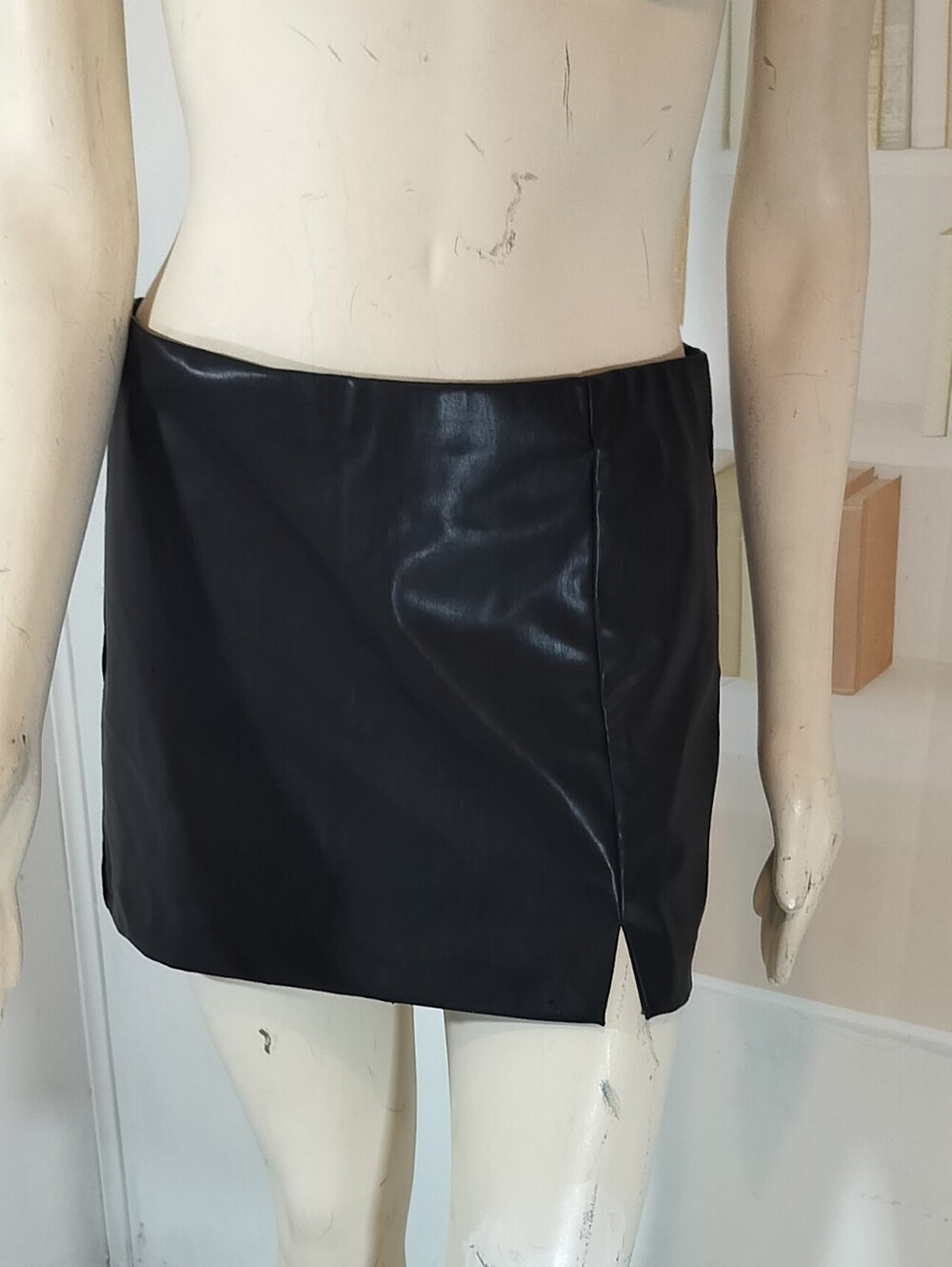 H&M Black Mini Skirt with Side Slit